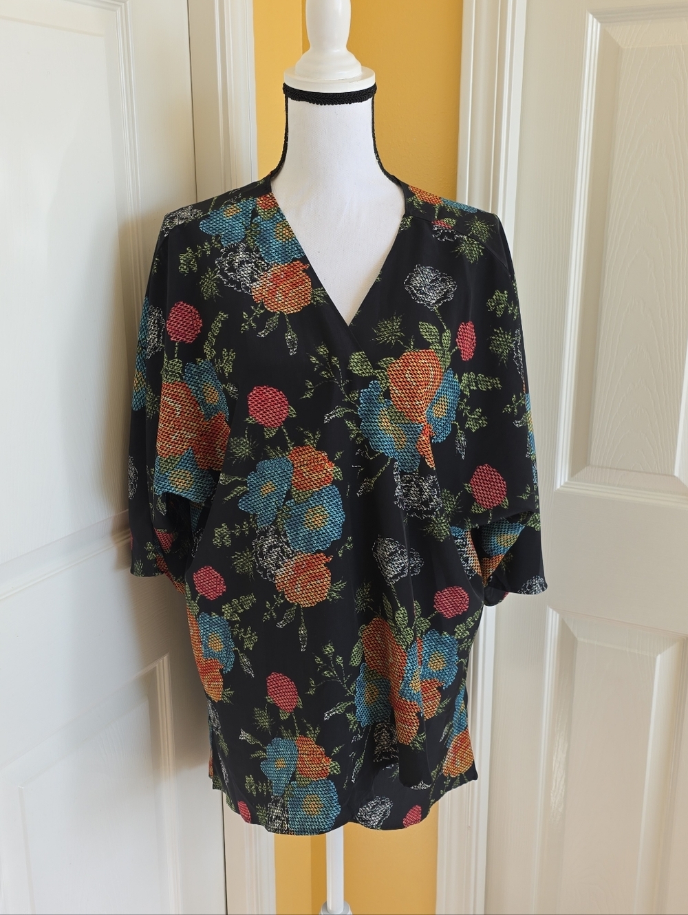 LULAROE FLORAL COVER UP, SIZE M